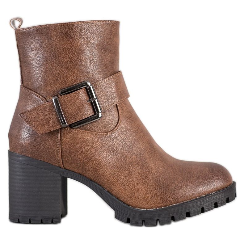 SDS Muncitori cu stil la un bar maro