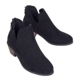 Cizme negre cu un decupat negru CM-8M4-1 negru Cizme negre cu un decupat negru CM-8M4-1 negru