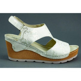 Dolce Pietro Sandale cu toc 0888Z alb și argintiu multicolor Dolce Pietro Sandale cu toc 0888Z alb și argintiu multicolor