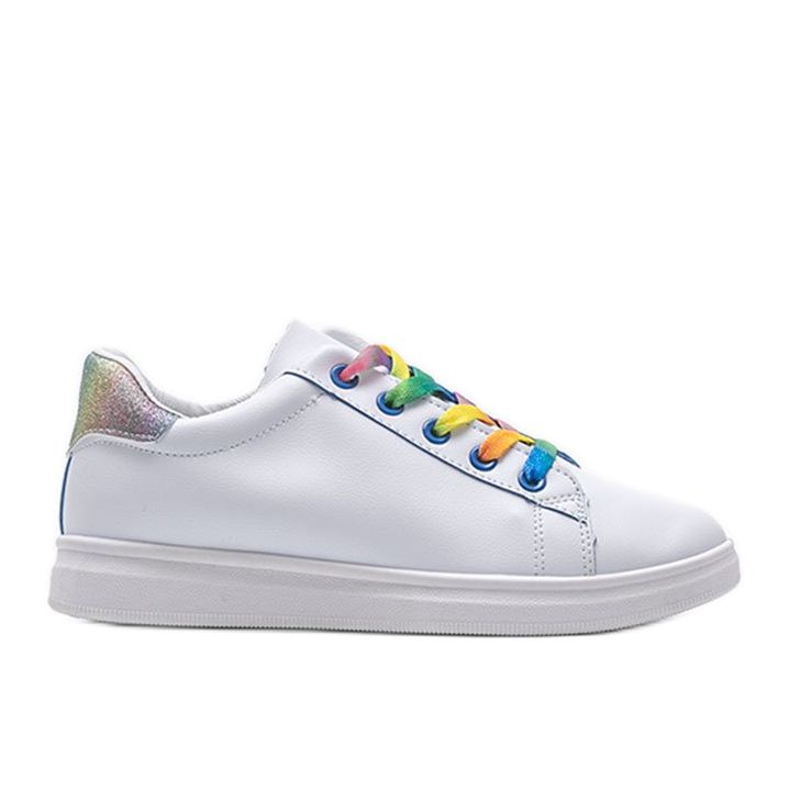 Adidași albi de la Madison