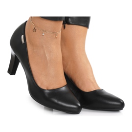 PJ1 Pompele clasice Eleanor negre pe un bar negru