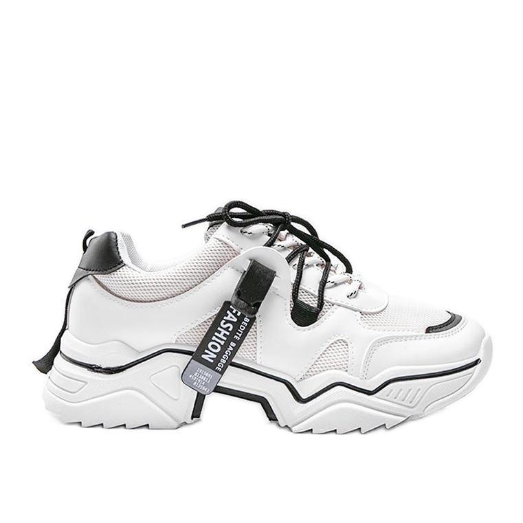 Adidași sport negri și negri din Kenya alb