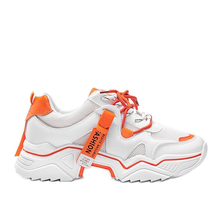 Adidași de sport albi din Kenya