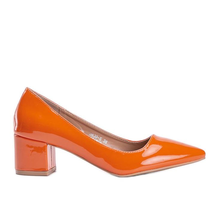 Pompe portocalii lăcuite pe blocul Eden portocale