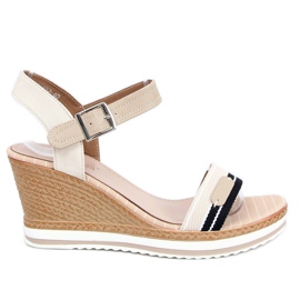 Sandale bej pe toc cu pană A89832 Beige Sandale bej pe toc cu pană A89832 Beige