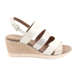 Sandale din piele pentru femei Caprice argintiu 9-28708-26