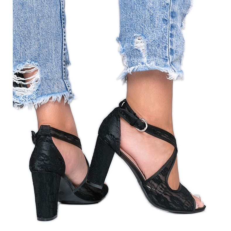Sandale din dantelă neagră pe stâlpul Beth negru