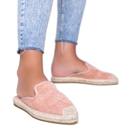 Flip-flops roz cu fața închisă a Kinshasa