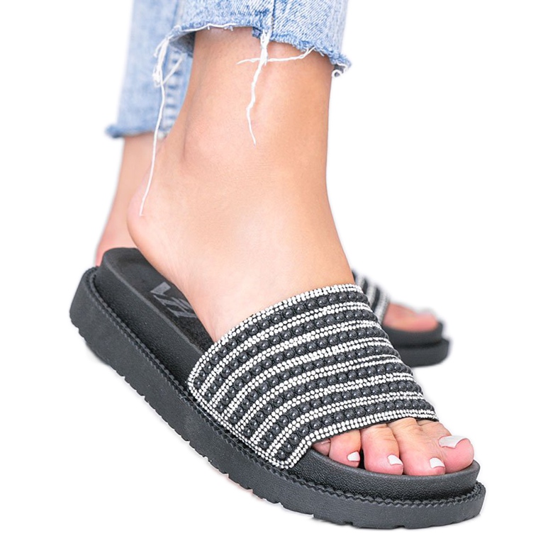 Papuci negri bogat decorați de Trisha negru