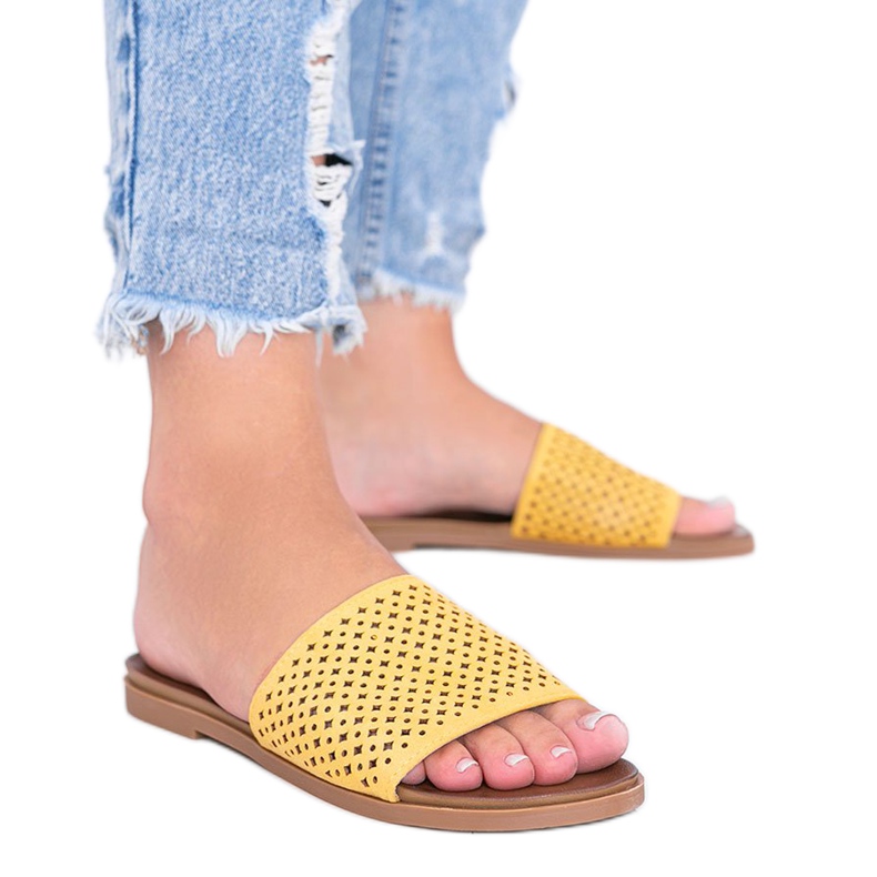 Papuci Ballera pentru femei, cu deschizături galbene