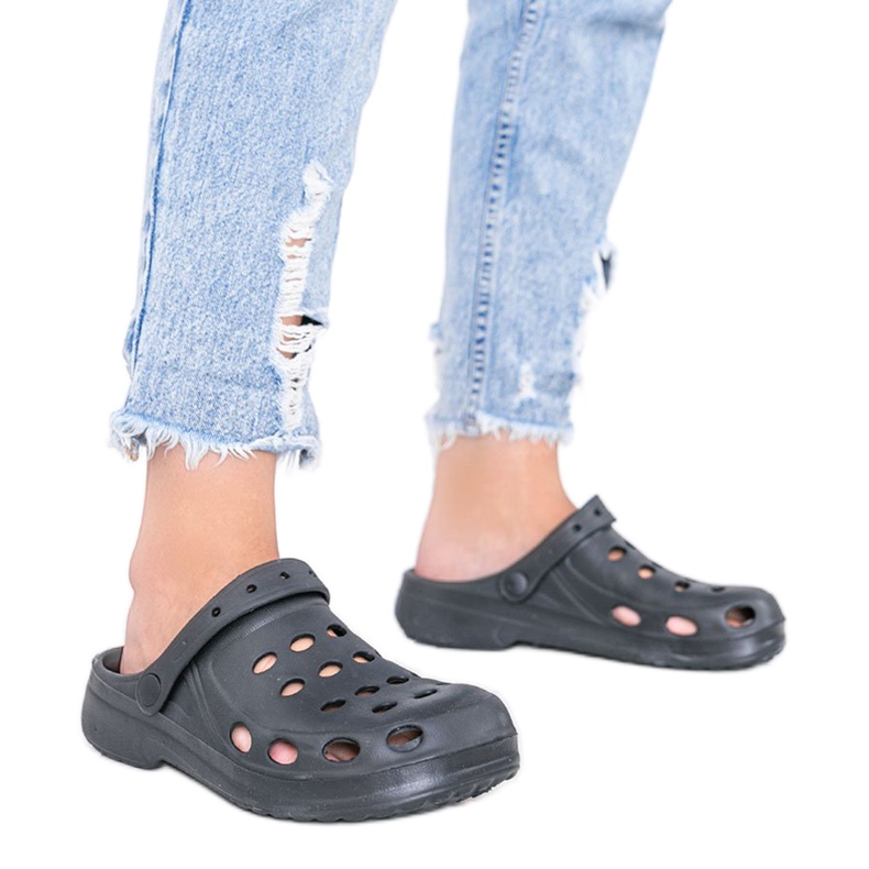 Papuci Karolinos de culoare neagră negru