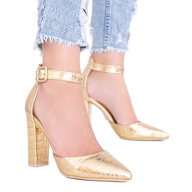 Sandale pe un post cu motiv Glamour piele de crocodil de aur