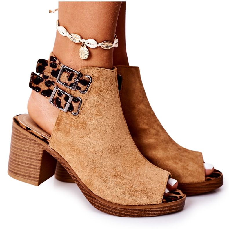 Sandale din piele de căprioară pe un bar Lu Boo Camel Leopard maro Sandale din piele de căprioară pe un bar Lu Boo Camel Leopard maro