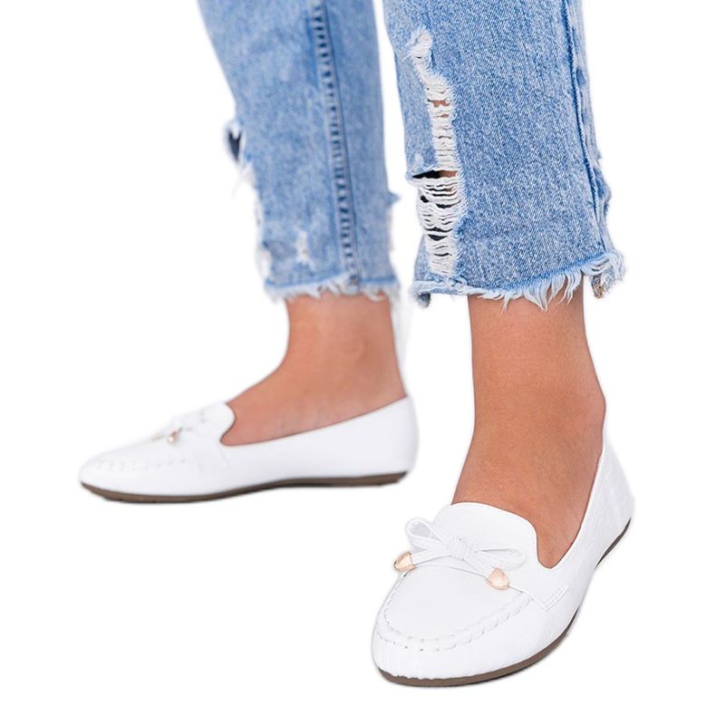 Mocasini albi în motivul pielii de crocodil Miriam