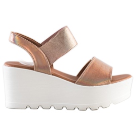 Weide Sandale ușoare pe o pană albă de aur Weide Sandale ușoare pe o pană albă de aur