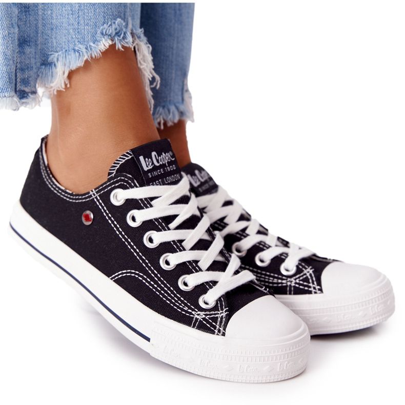 Tenisi Lee Cooper LCW-21-31-0097L negri pentru femei alb negru