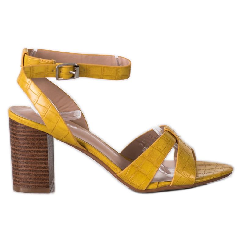 Renda Sandale elegante pe un bar galben