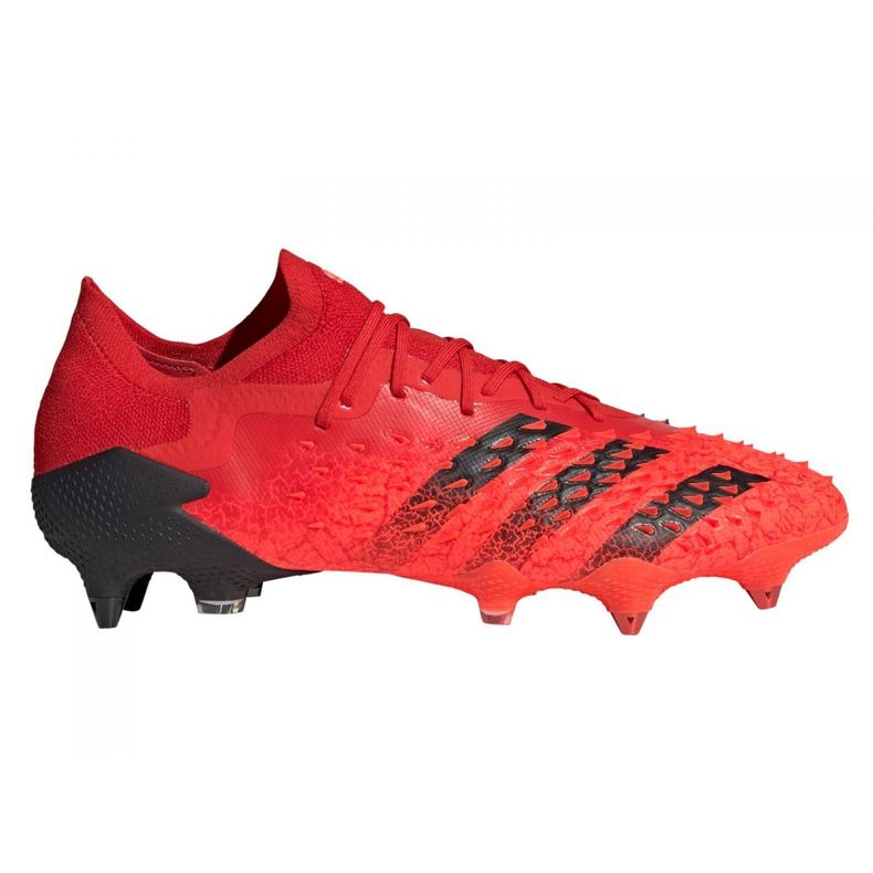 Ghete de fotbal Adidas Predator Freak.1 Low Sg M FY6267 roșu, negru roșu