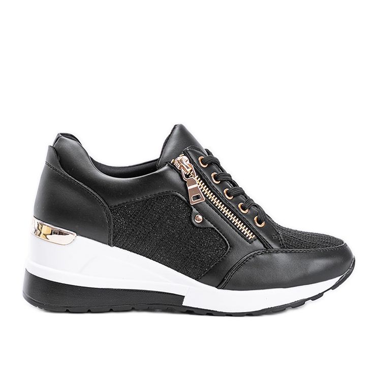 Adidași negri lucioși pe pană Momentul negru