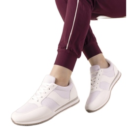 Adidași albi Parila