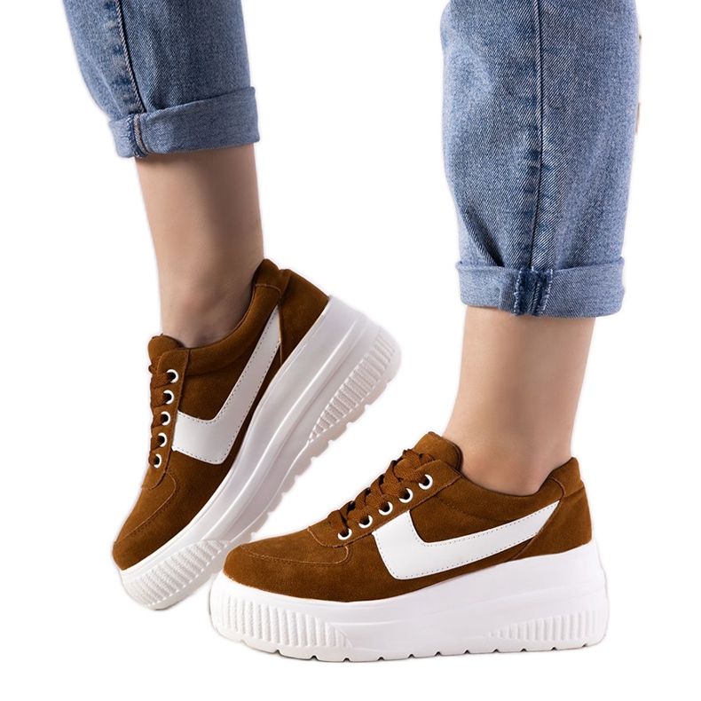 Adidași sport de culoare maro, cu talpă Chillout înaltă Adidași sport de culoare maro, cu talpă Chillout înaltă