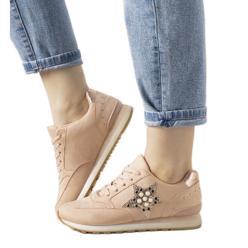 Adidași sport de culoare roz, decorați cu știfturi Ruler