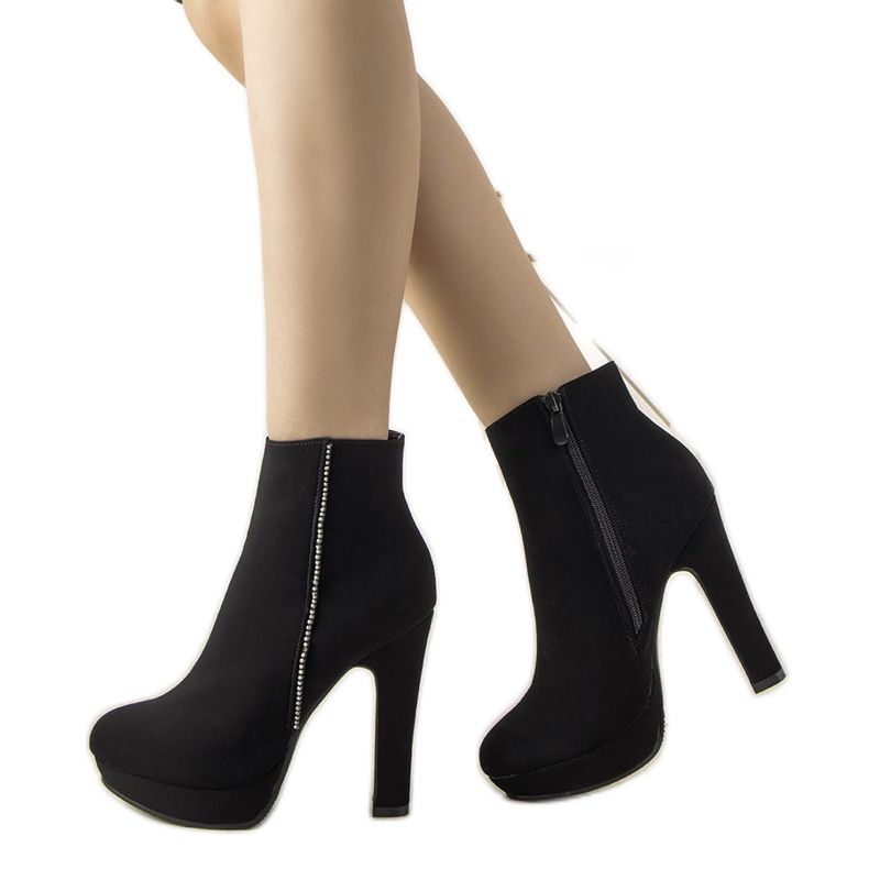 Cizme elegante negre pe stâlpul Torment negru