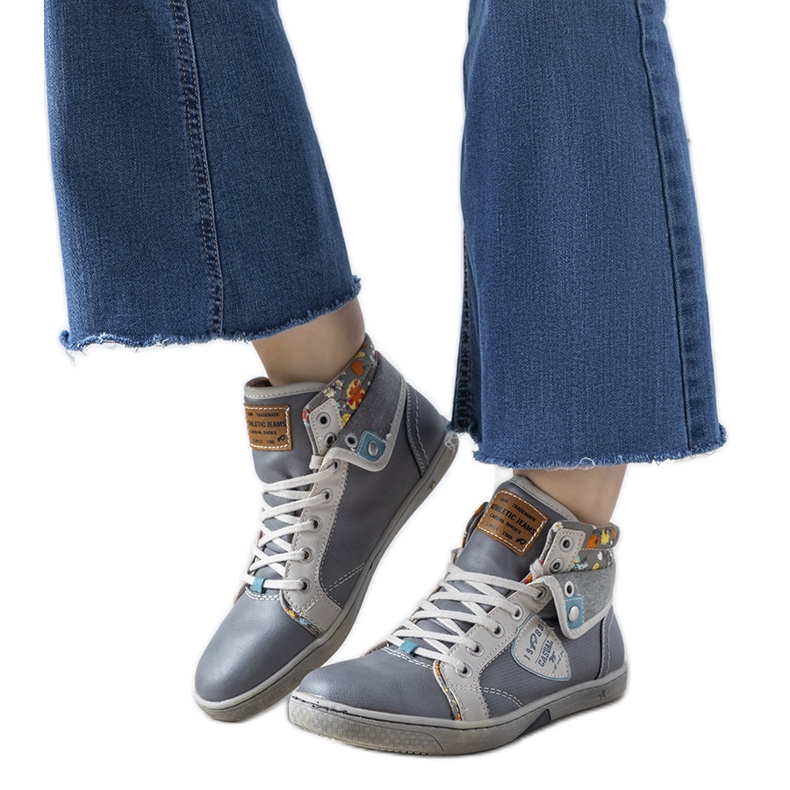 Adidași gri pentru femei de la Niente Adidași gri pentru femei de la Niente