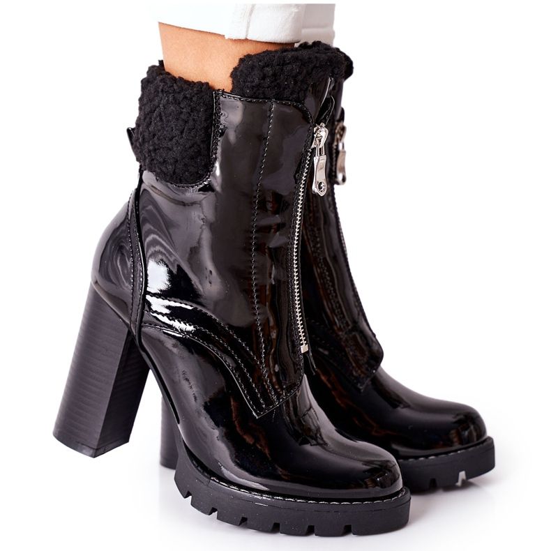 Cizme negre lăcuite pe un post Arleston negru Cizme negre lăcuite pe un post Arleston negru