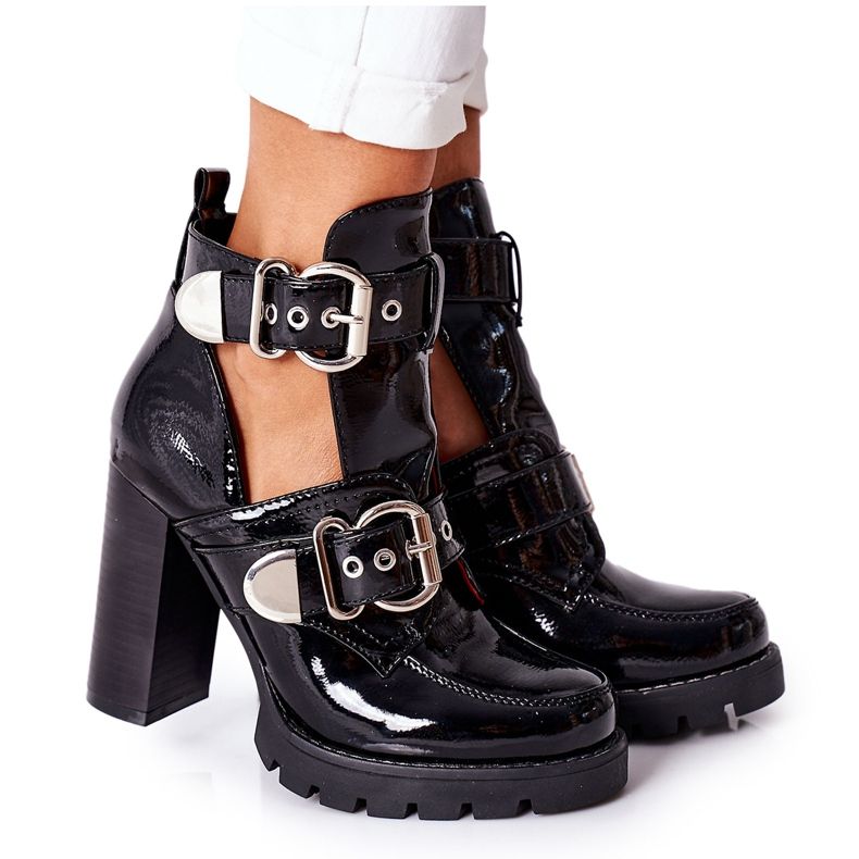 Cizme pe o cataramă Bramshall lăcuită neagră negru Cizme pe o cataramă Bramshall lăcuită neagră negru