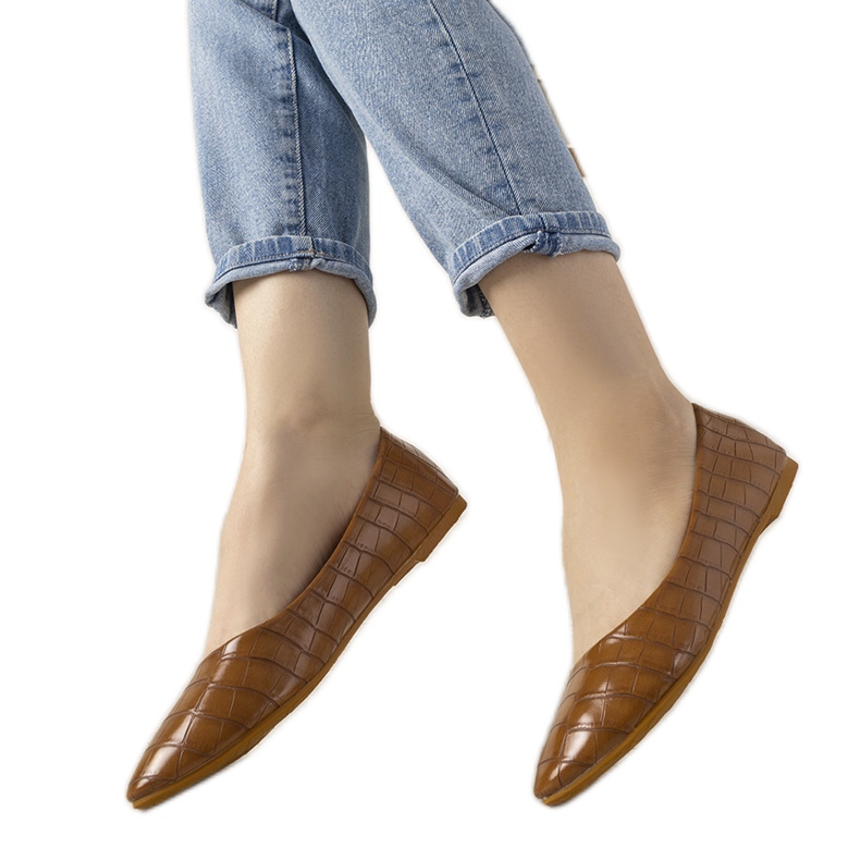 BM Balerine de cămilă în modelul pielii de crocodil Camilia maro