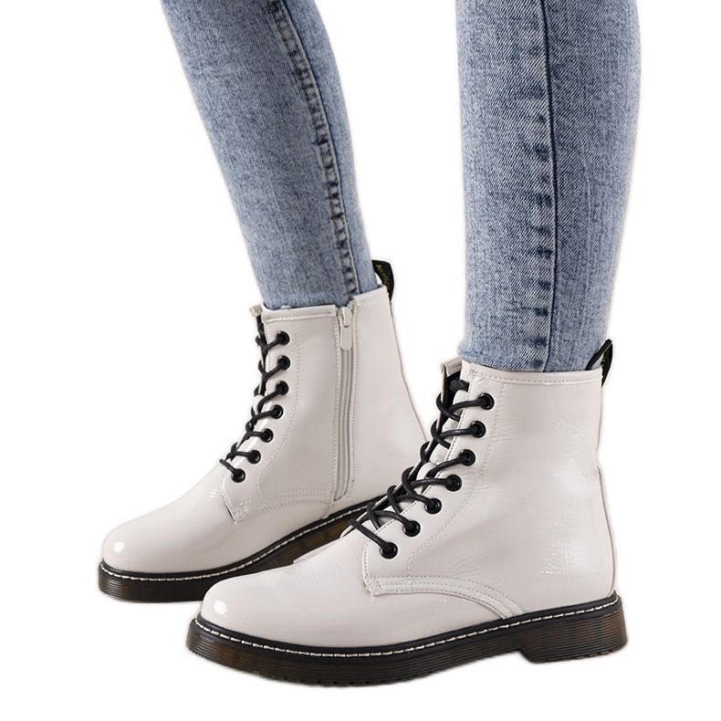 Cizme lăcuite albe pentru femei Peve Cizme lăcuite albe pentru femei Peve