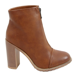 Cizme pe stâlp maro 801 Camel Cizme pe stâlp maro 801 Camel