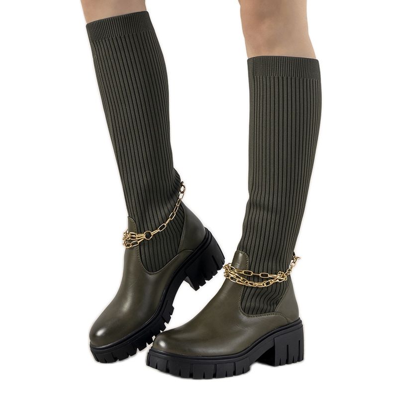 Cizme verzi cu partea superioară a șoseteului verde