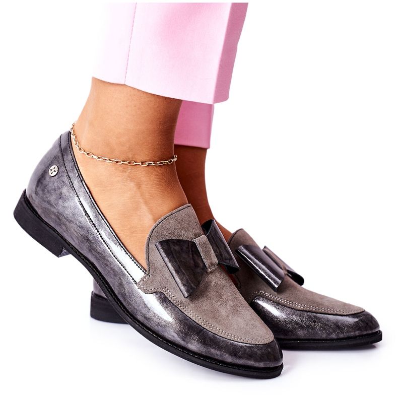 Mocasini lăcuți pentru femei Brogues Maciejka Gri 04099-03 / 00-1