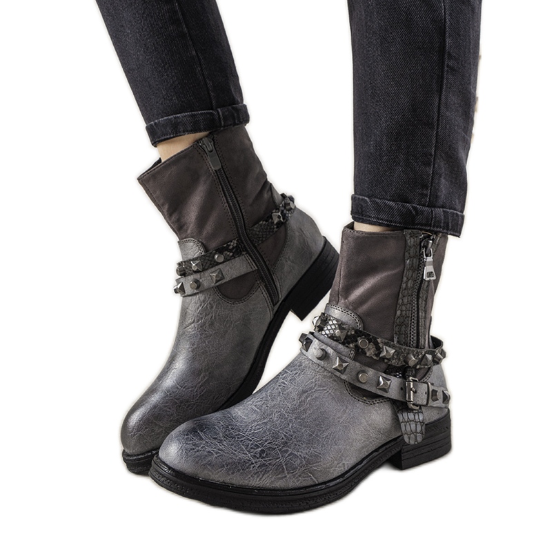 Cizme gri, cu o bandă Elffie cu buzunare