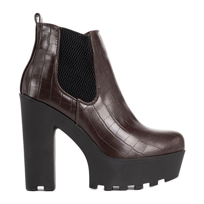 Botine maro pe stâlpul Zellola Botine maro pe stâlpul Zellola