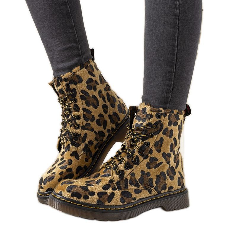 Cizme maro cu model de camuflaj de la Emery