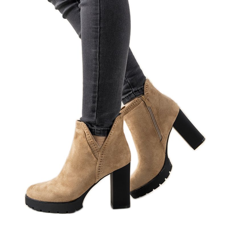 Cizme bej pe postarea Bushido