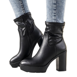 Ghete negre din material elastic de calitate negru Ghete negre din material elastic de calitate negru