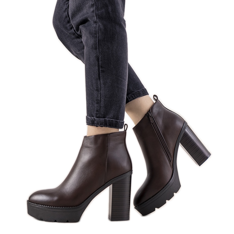 Cizme clasice maro pentru postarea de femei My Need Cizme clasice maro pentru postarea de femei My Need