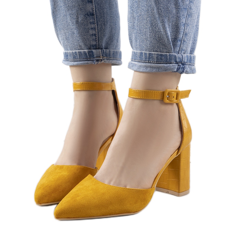 Pompă de muștar pe postul Natalie galben