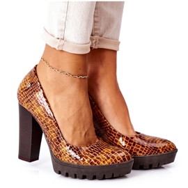 Pompe din piele pe o bară Maciejka 02629-50 Minereu lăcuit maro Pompe din piele pe o bară Maciejka 02629-50 Minereu lăcuit maro