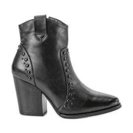 Ghete negre pe post Mero negru