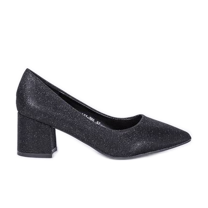 Pompe negre strălucitoare pe postarea Laitei negru