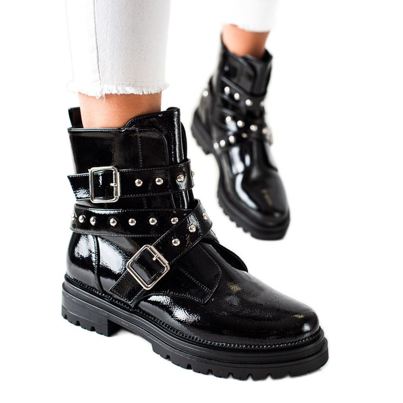 Bestelle Muncitori lăcuți cu jeturi negru