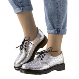 Oxfords de argint în modelul pielii de crocodil Flaure