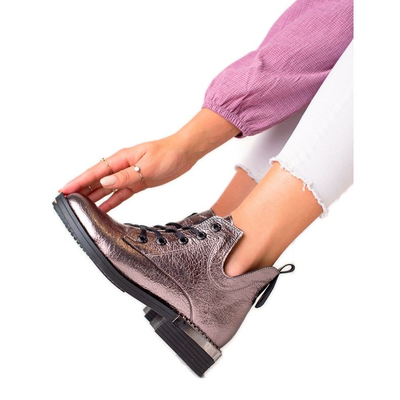 W. Potocki Cizme la modă cu un decupat Potocki roz