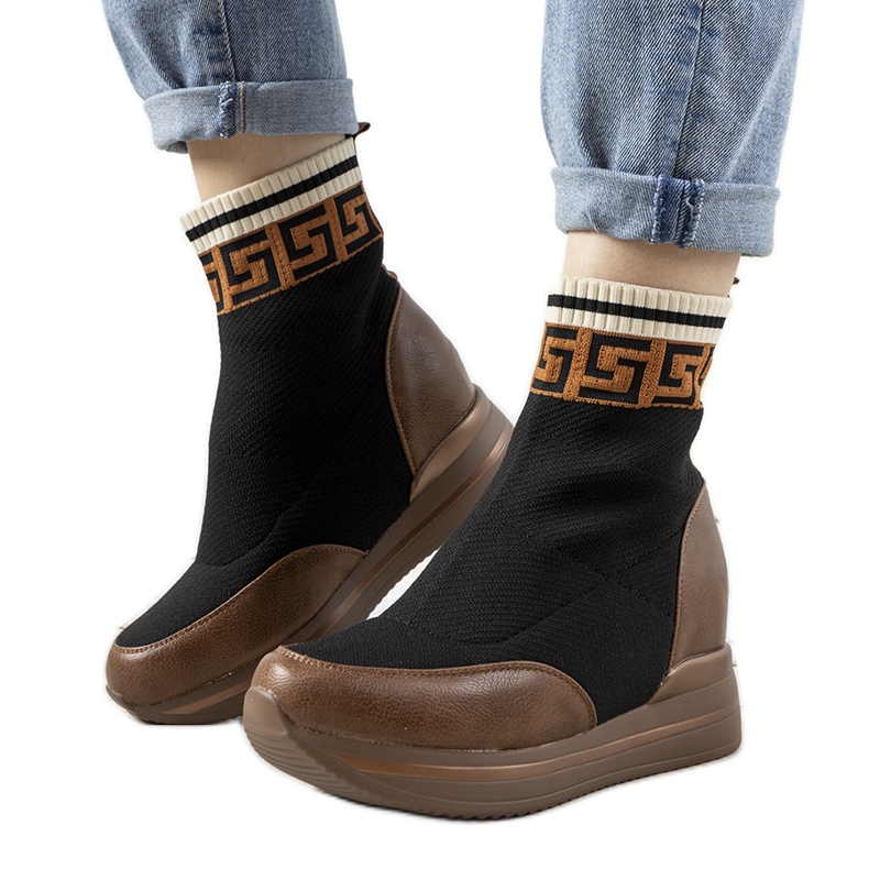 Adidași cu pană maro Wanda negru