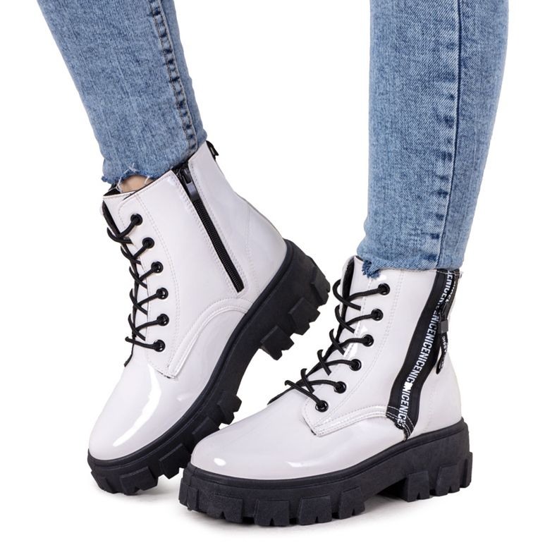 Cizme lacate albe Brisette Cizme lacate albe Brisette